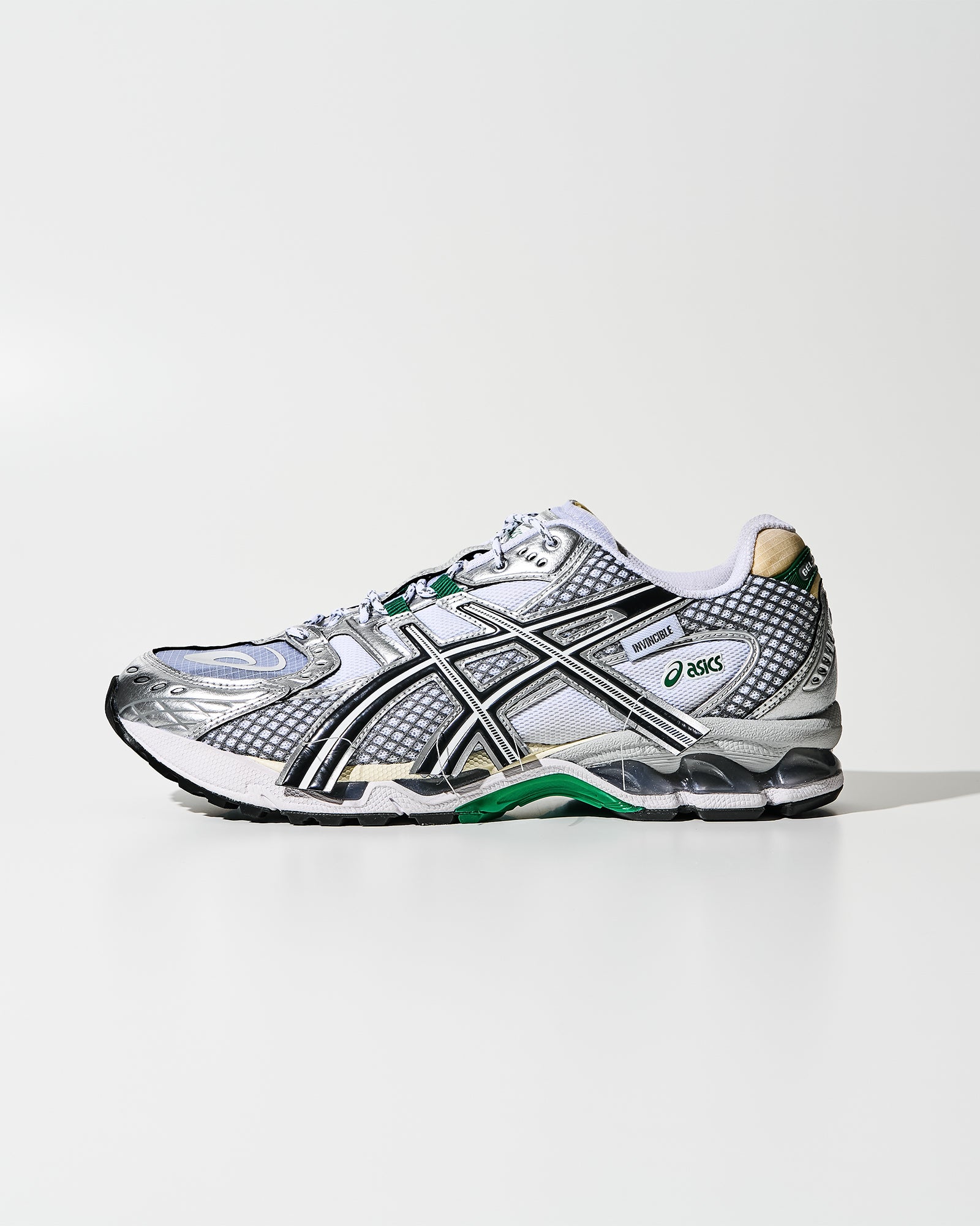 INVINCIBLE® x On Running – INVINCIBLE SPECIAL PROJECT
